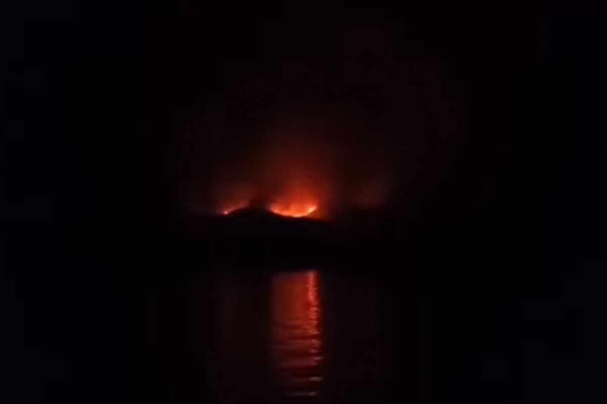 Kebakaran terjadi di Pulau Rinca