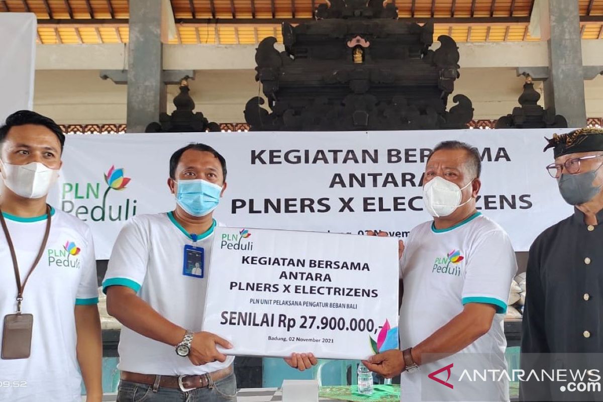 PLN UP2B Bali salurkan CSR di Mengwi-Badung