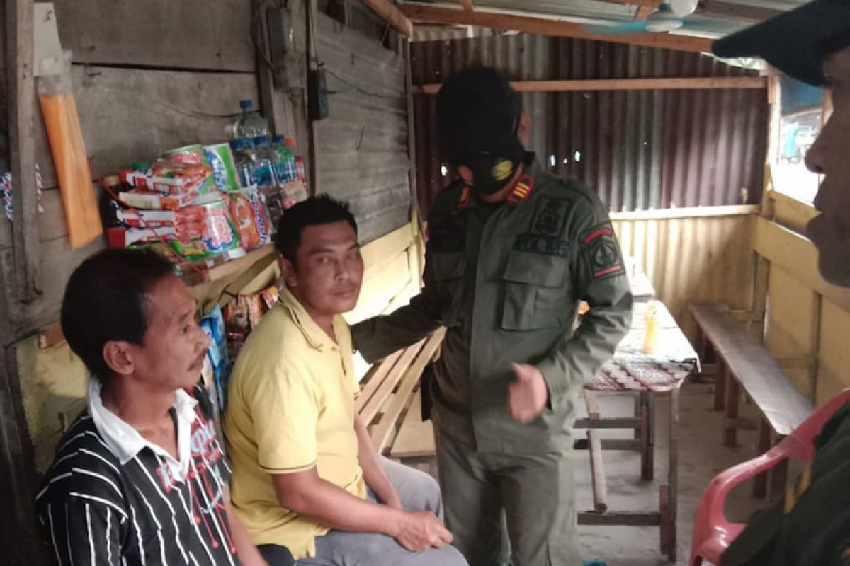 Warung tuak digerebek, empat orang digelandang