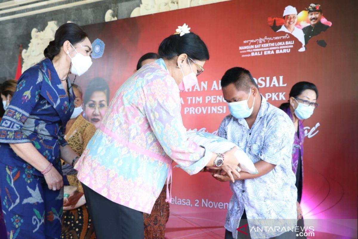 Putri Koster minta PKK Bali terus sosialisasikan penerapan prokes