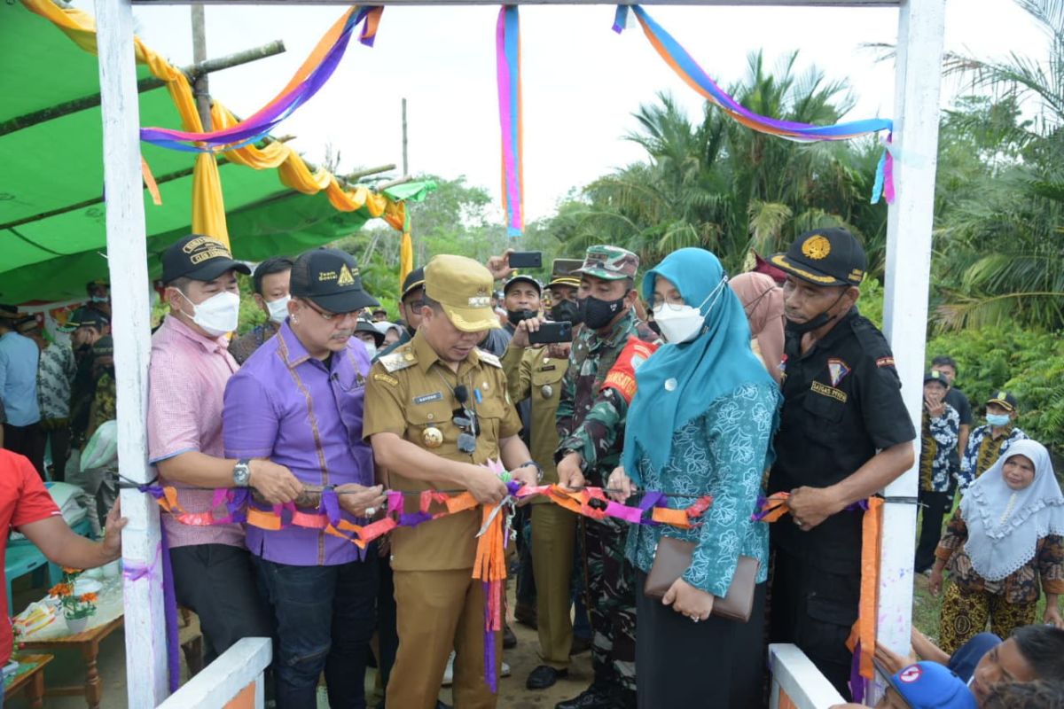 Bupati resmikan jembatan yang dibangun Tim Sosial Bakmie Loncat