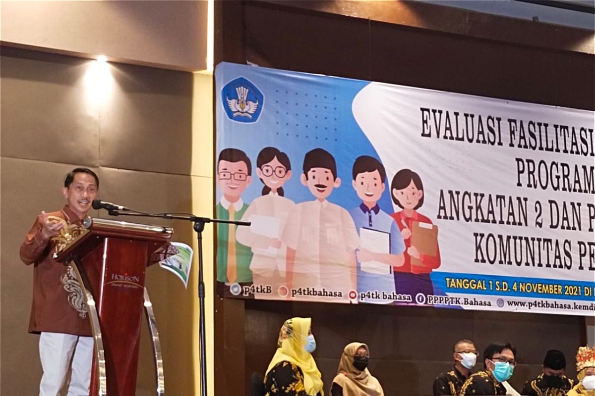 Bupati Gorontalo paparkan kebijakan peningkatan pendidikan di Banten