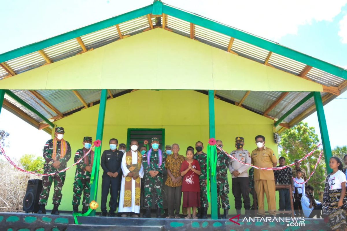 Danrem resmikan gereja yang dibangun oleh TNI di Kupang