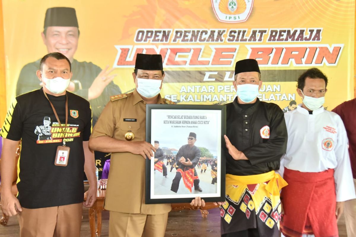 Sebanyak 100 pesilat berlaga di kejuaraan Uncle Birin Cup