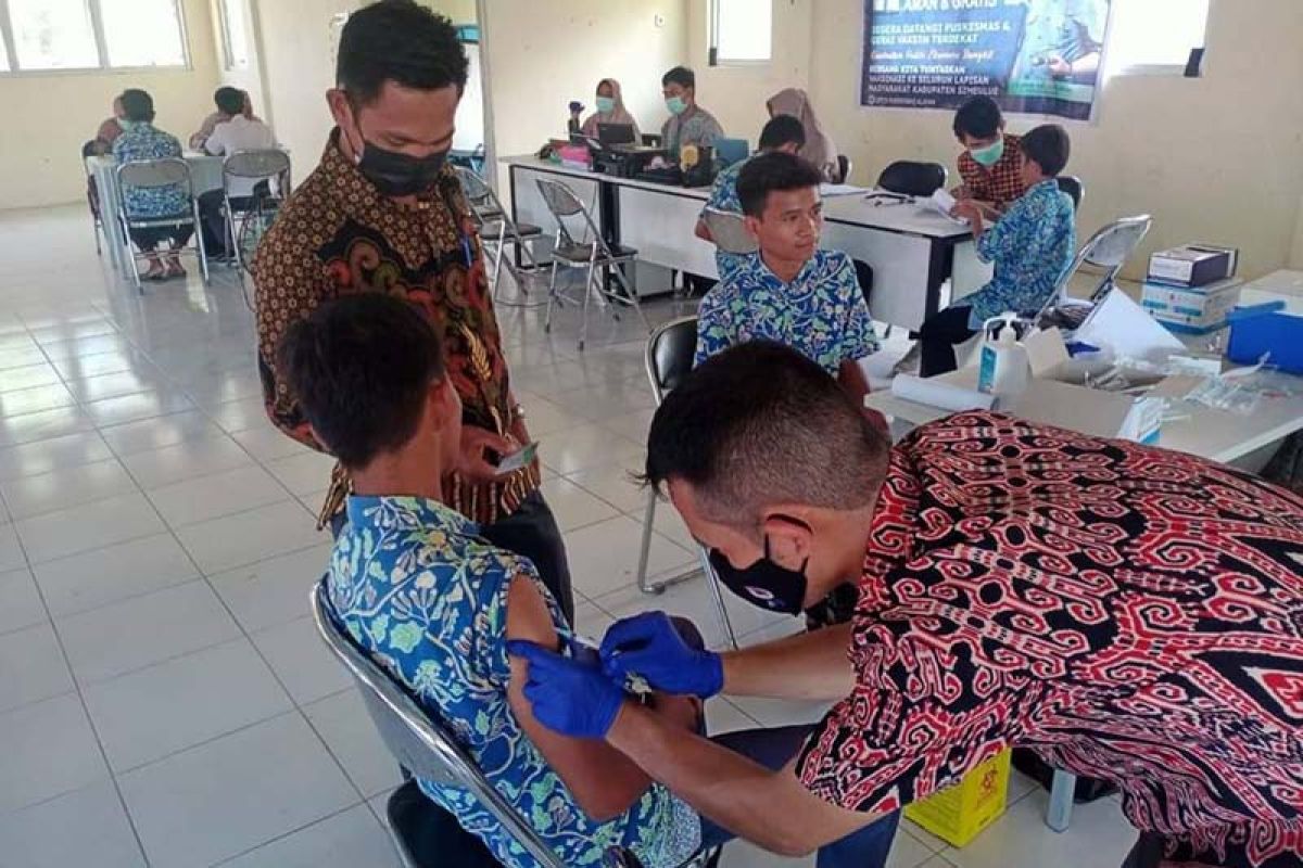 Vaksinasi pelajar di Simeulue capai 50,7 persen