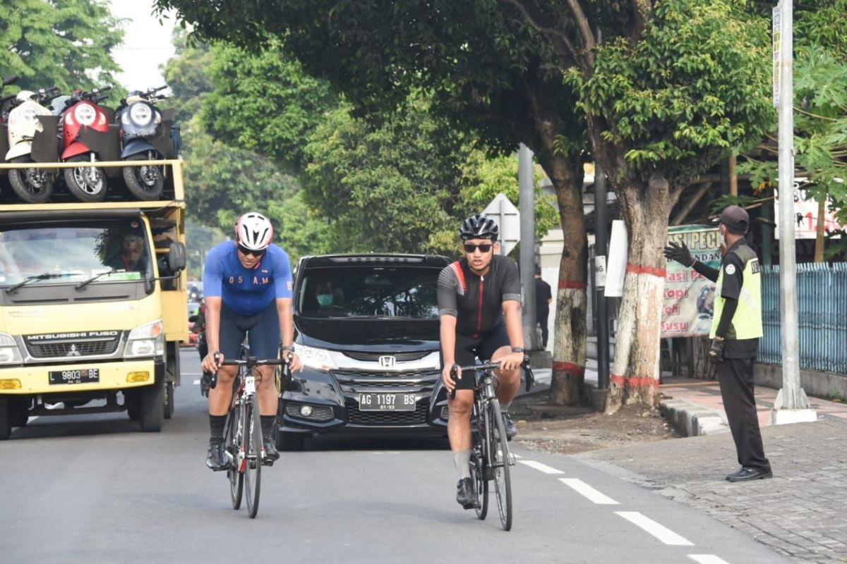 Wali Kota Mas Abu bersepeda Kediri-Blitar demi kerja sama pembangunan daerah