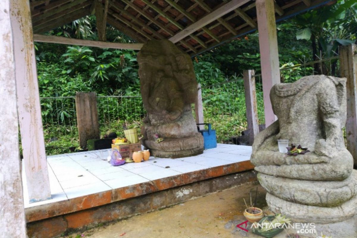 Batang bangun miniatur taman wisata sejarah Syailendra Rp1 miliar