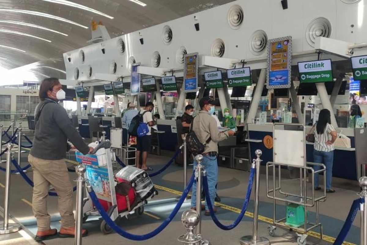 Naik pesawat tujuan domestik via Bandara Kualanamu tak perlu tes PCR, ini syaratnya