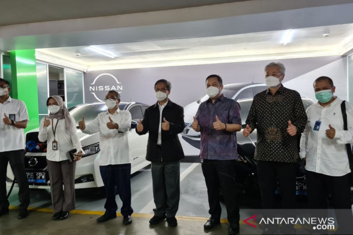 Gandeng Nissan, PLN hadirkan mitra swasta pertama penyediaan SPKLU di Indonesia