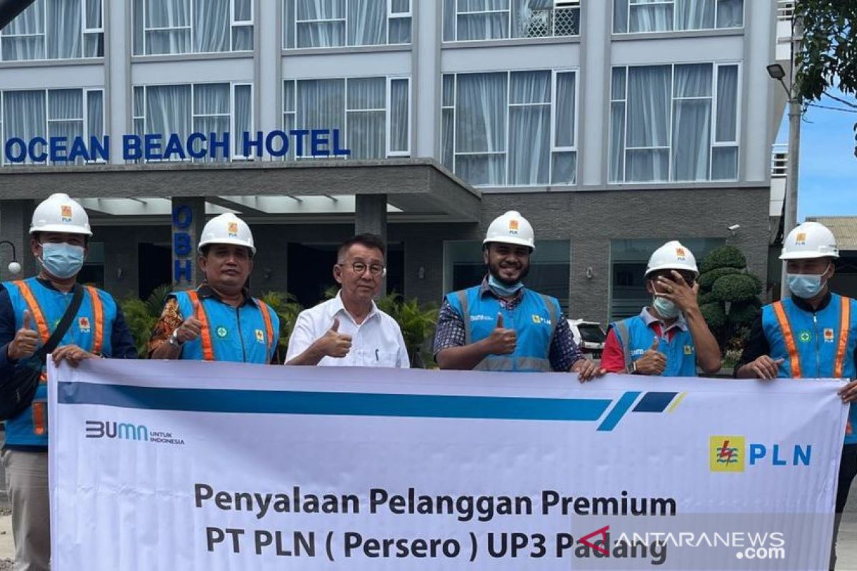 PLN dukung bisnis perhotelan ke Hotel Santika Padang dan Ocean Beach Hotel