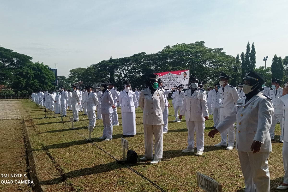 Sebanyak  253 kepala desa di Kabupaten Lebak dilantik di Alun-alun Multatuli