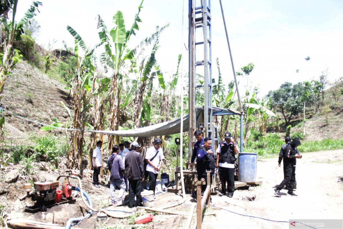 Pemkab Situbondo buat sumur bor di dusun langganan kekurangan air bersih