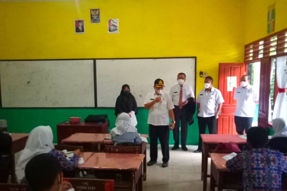 Kadis Pendidikan Asahan tinjau PTM dan prokes SMPN 5 Kisaran