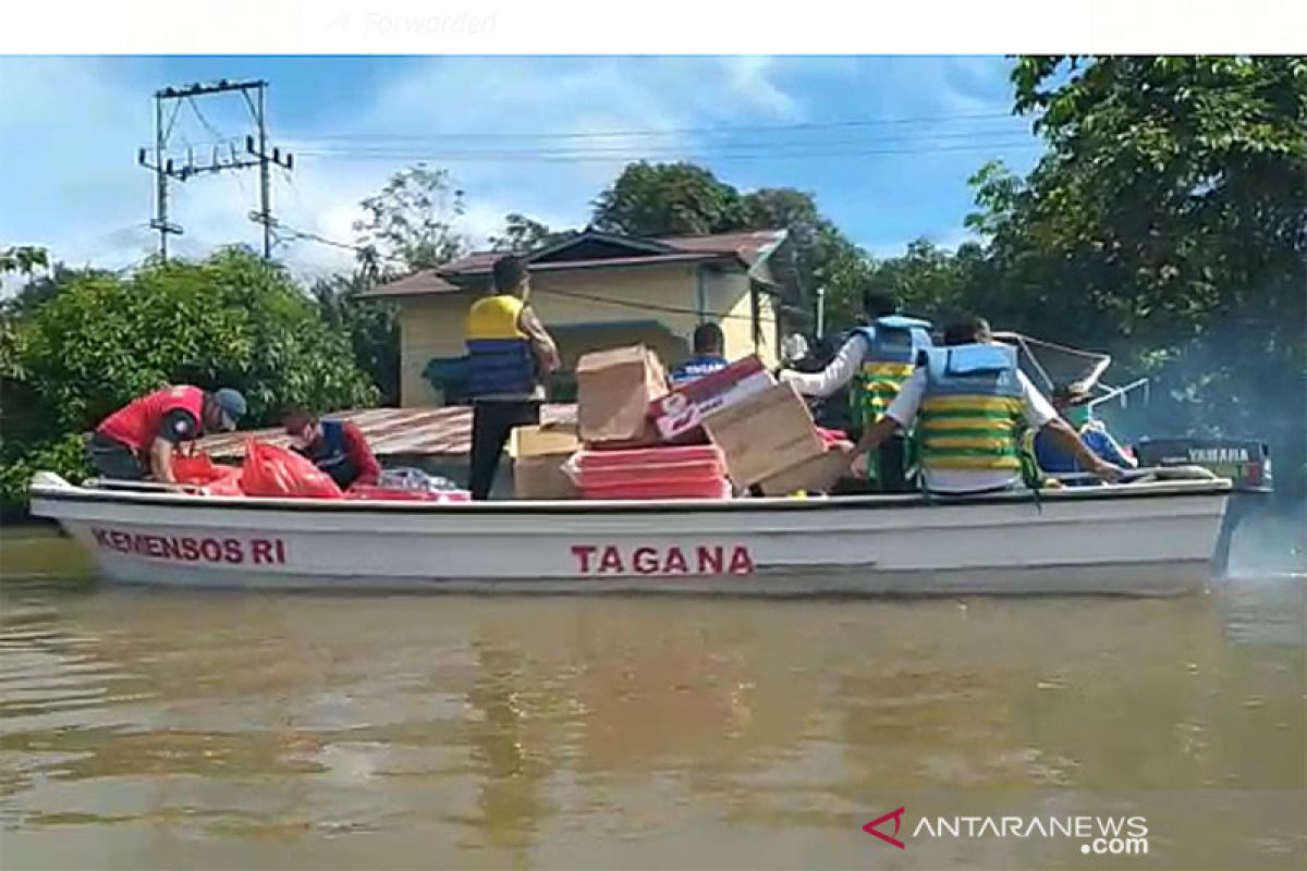 Banjir tepian Kapuas, Mensos tugaskan staf bertahan di daerah