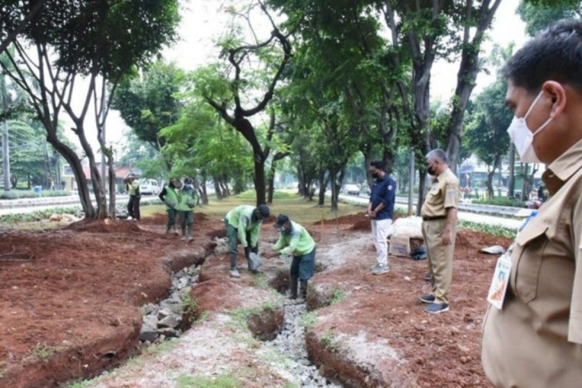 Pemkot Jakbar manfaatkan taman kota jadi tempat penampung air banjir