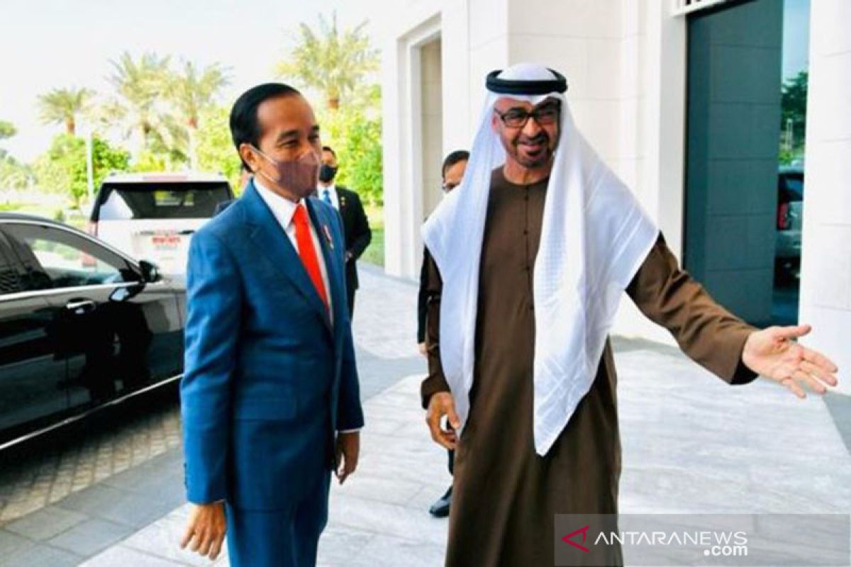 Jokowi disambut Putra Mahkota Abu Dhabi saat tiba di Al-Shatie