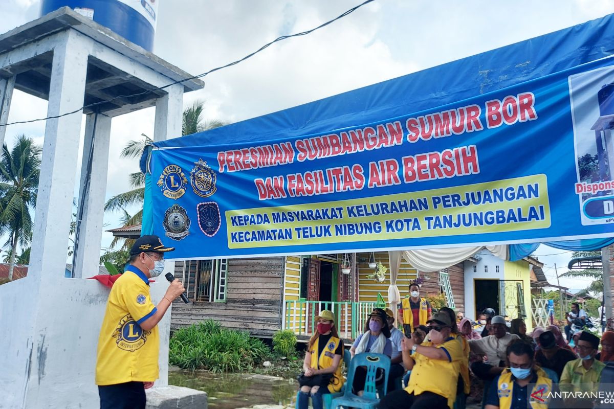 Warga Perjuangan Tanjungbalai dapat fasilitas air bersih dari Lions Club