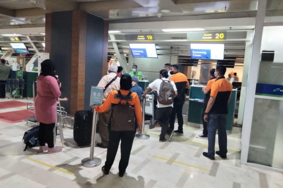 Rudenim Makassar memindahkan 27 orang WNA pencari suaka ke Jakarta