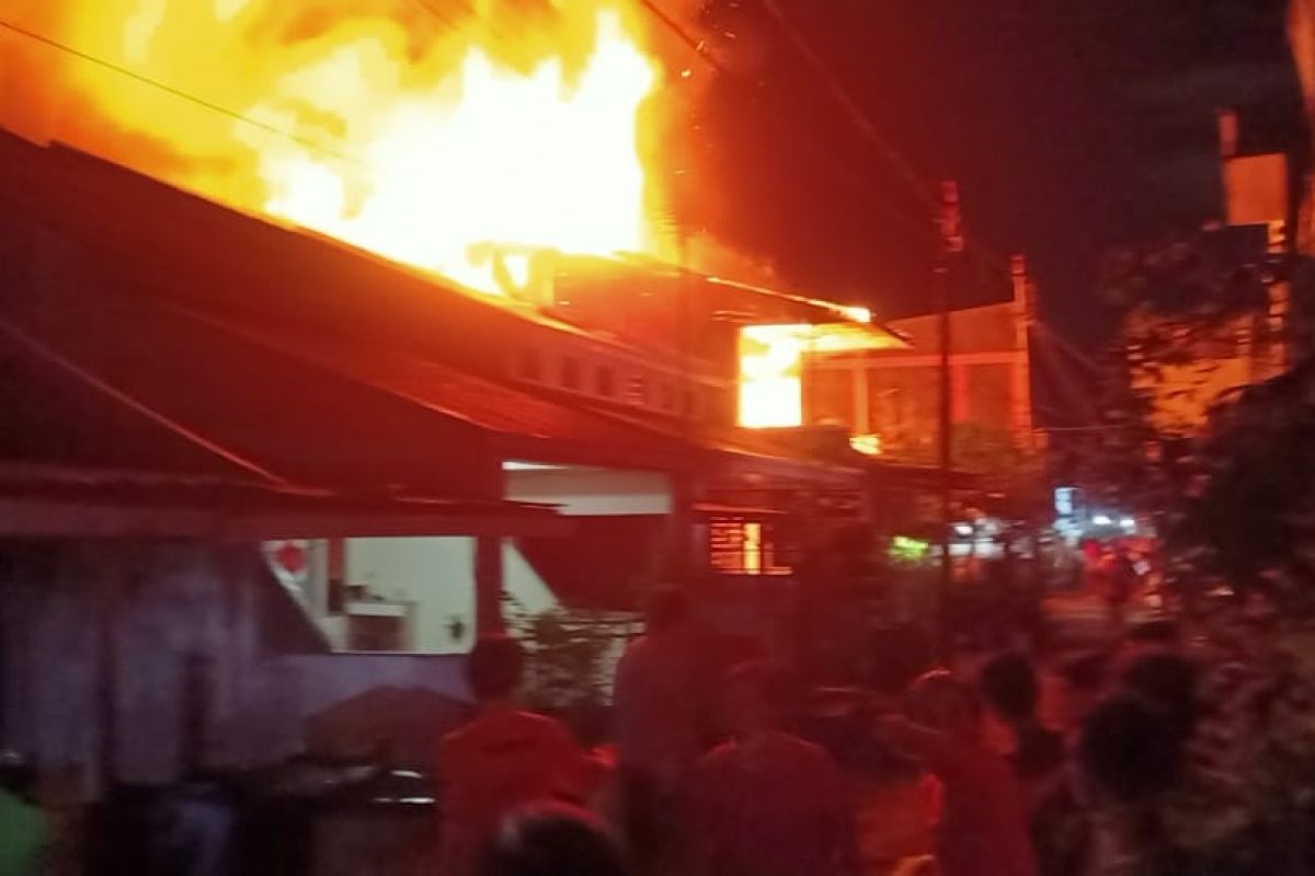 Polresta Pontianak selidiki penyebab kebakaran rumah di Siantan Tengah