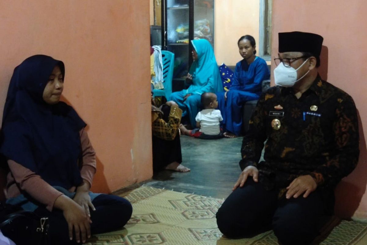 Wali Kota Metro takziah kerumah korban kecelakaan maut di Jalan Raya Stadion