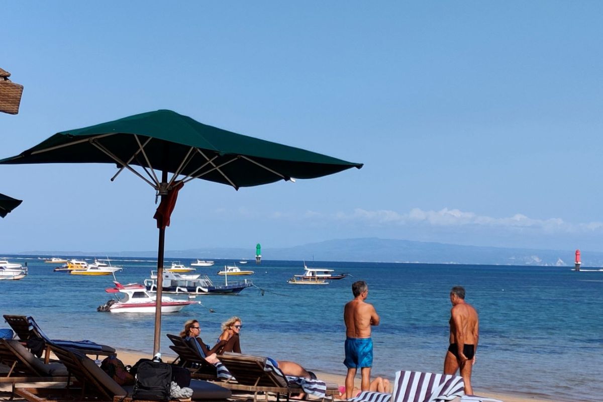 Luhut: Pengeluaran turis di Bali masih lebih rendah dari Malaysia