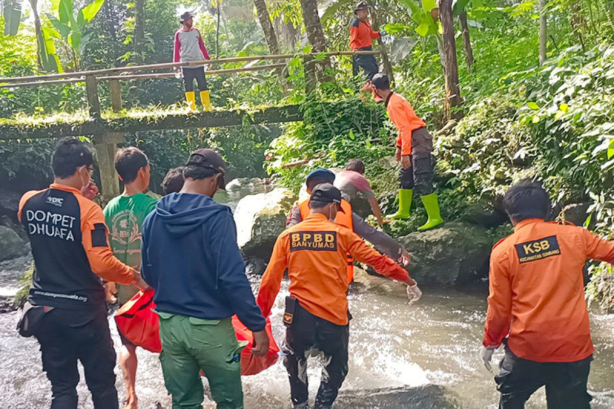 Jenazah korban tenggelam di Sungai Lingga Banyumas dievakuasi