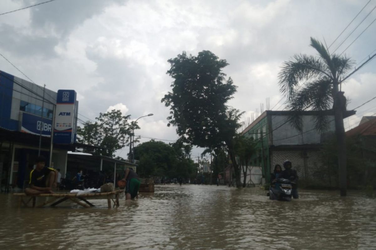 Banjir luapan Kali Lamong rendam 15 desa di Gresik