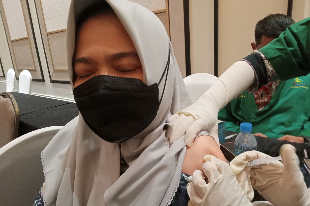 Lansia di Pekanbaru didatangi ke rumah-rumah untuk vaksin COVID-19