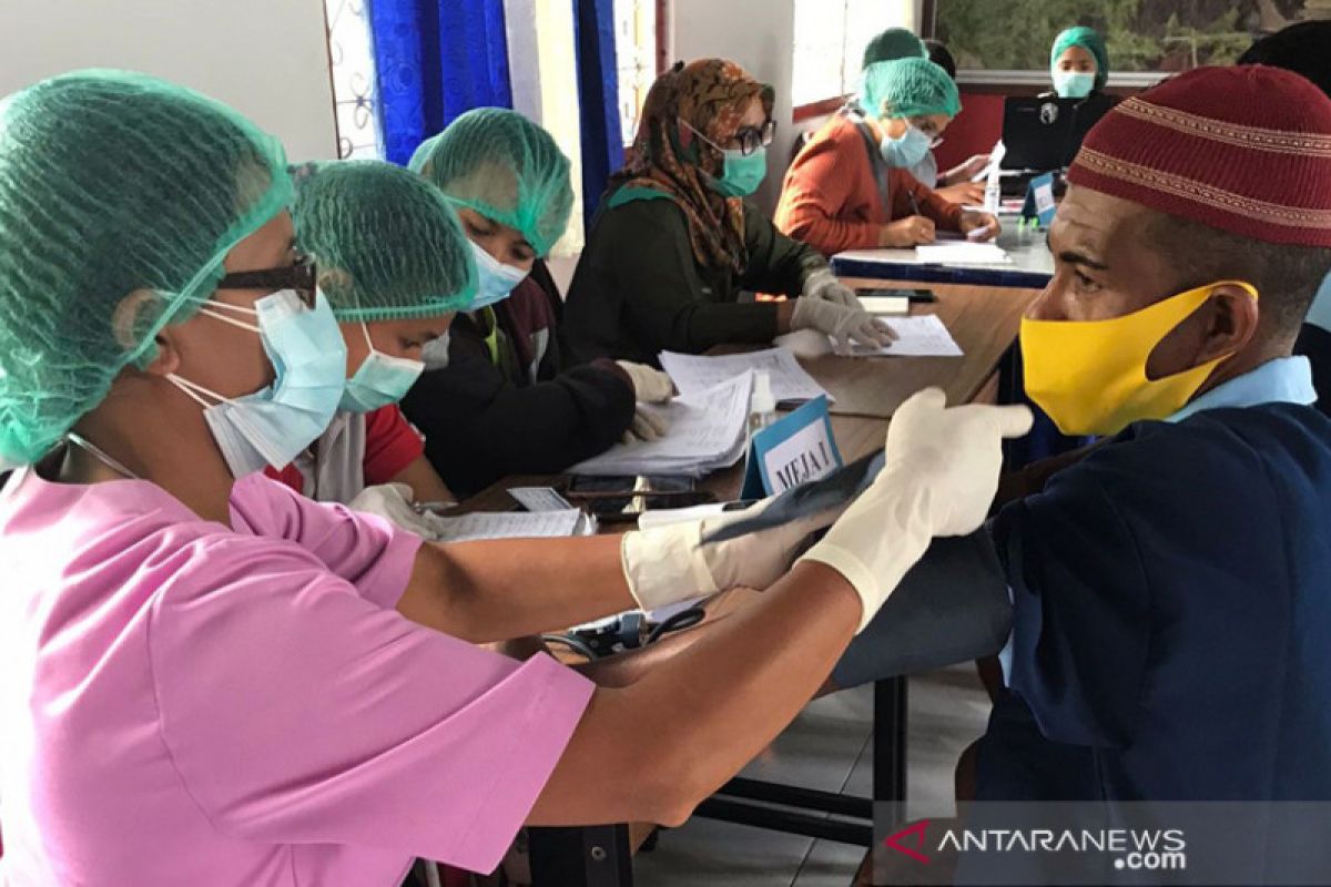 Ratusan warga binaan Rutan Bajawa terima vaksin COVID-19