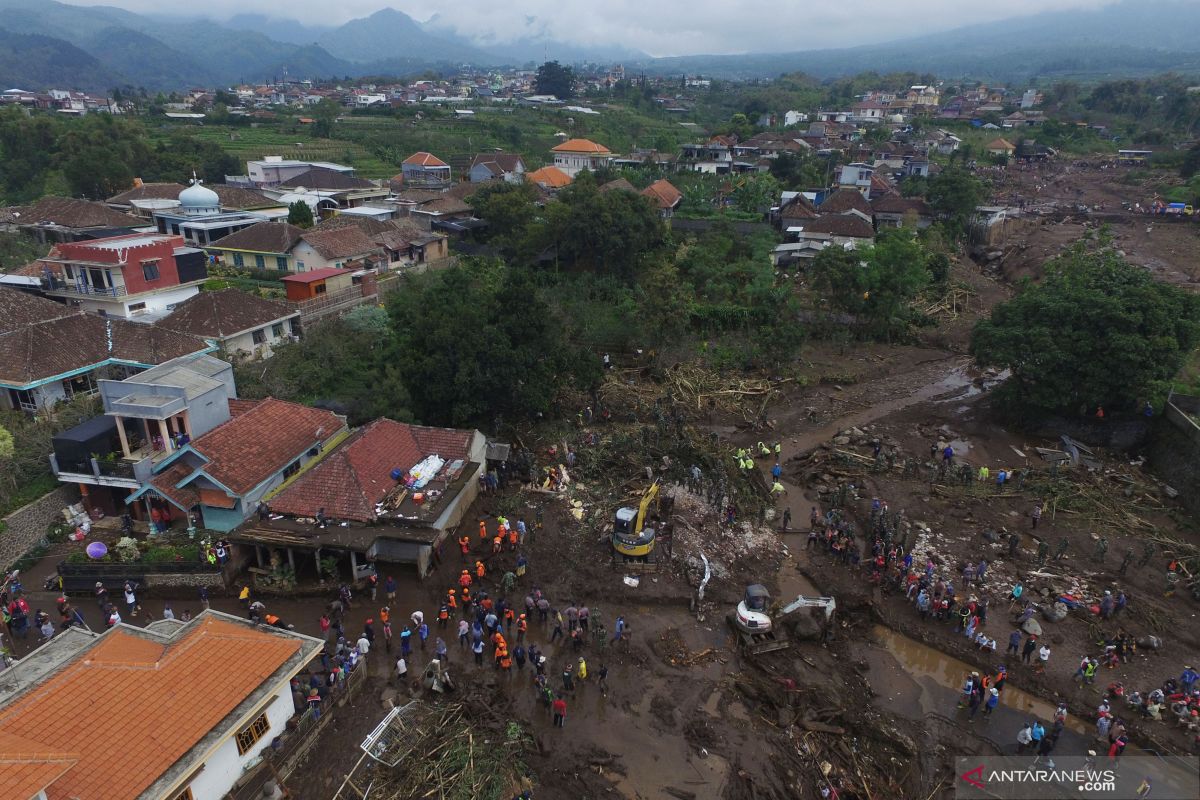 Death toll from Batu's flash flood rises to five