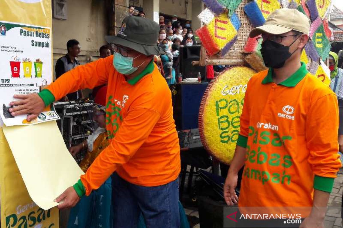 Temanggung mencanangkan gerakan pasar bebas sampah