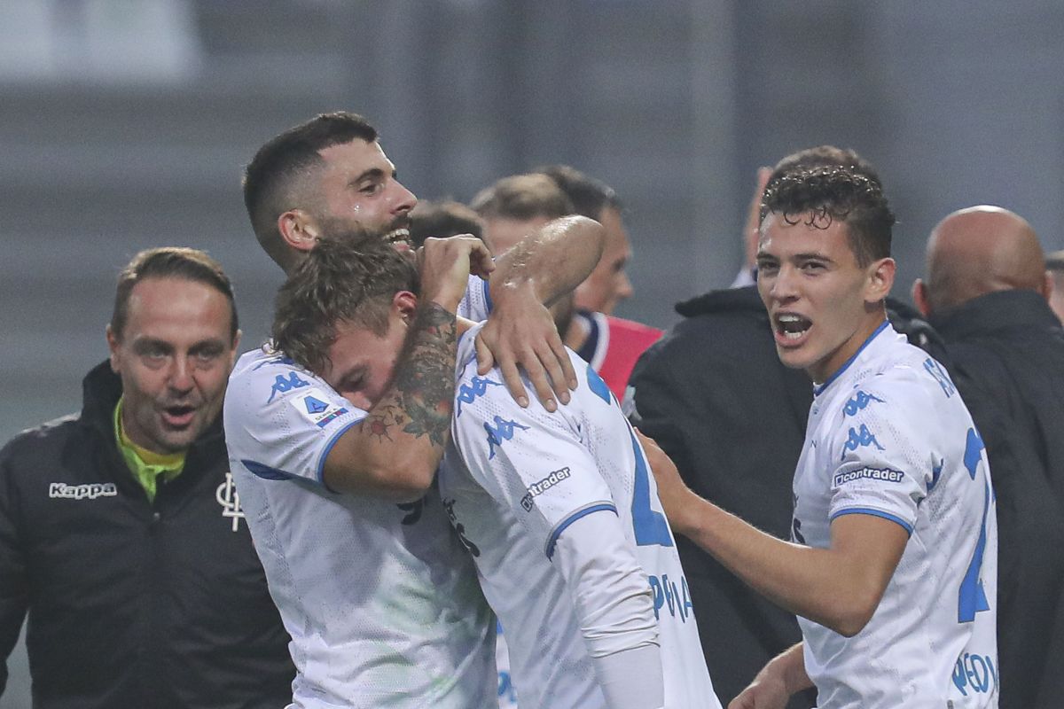 Empoli dan Genoa berbagi  poin dalam drama empat gol