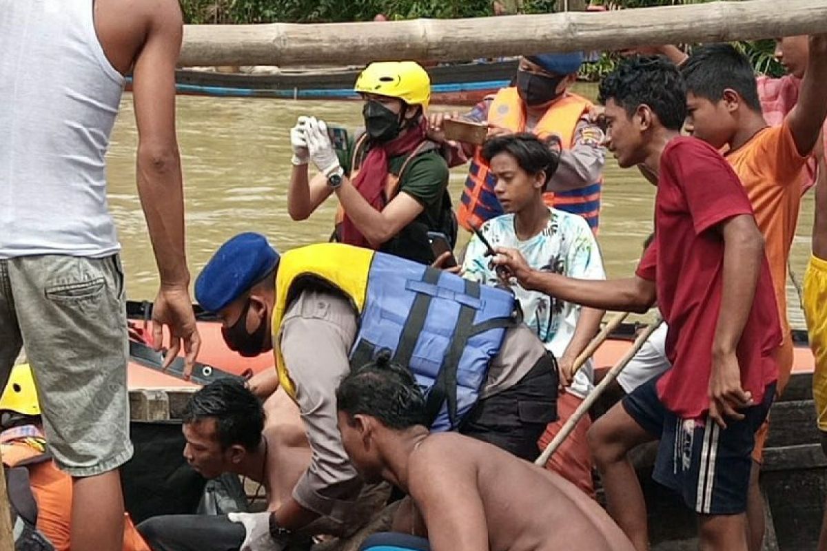 Jatuh dari sampan lalu tenggelam, warga Sergai ditemukan meninggal dalam posisi sujud