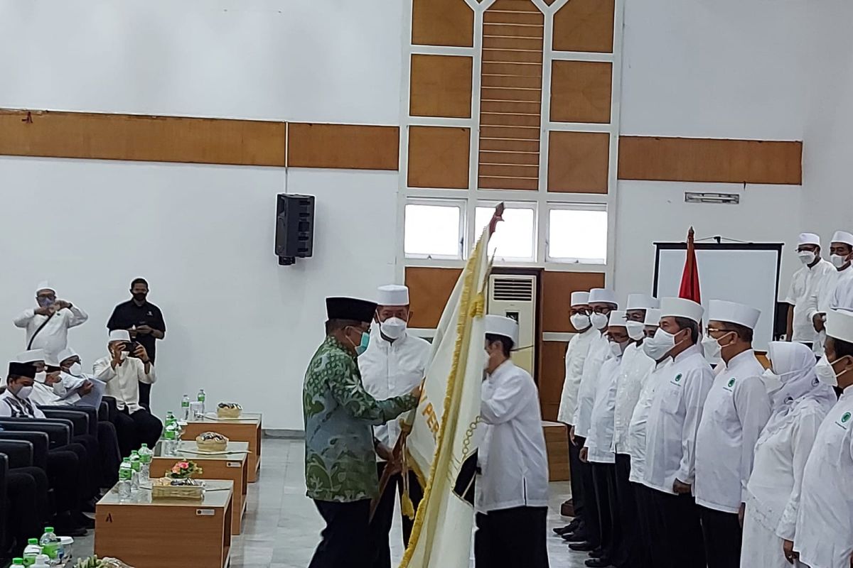 Jusuf Kalla kukuhkan pengurus Ikatan Persaudaraan Haji Indonesia periode 2021-2026