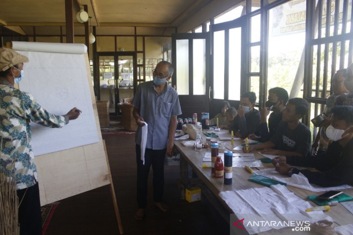 Lailatanur : perpustakaan bertranformasi menjadi wadah pengembangan masyarakat