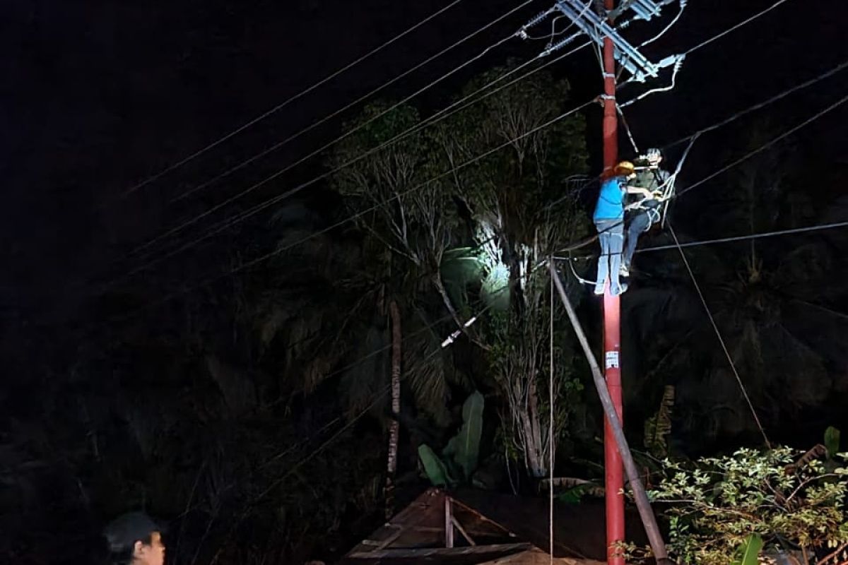 Pasokan listrik di Kepulauan Nias sudah pulih