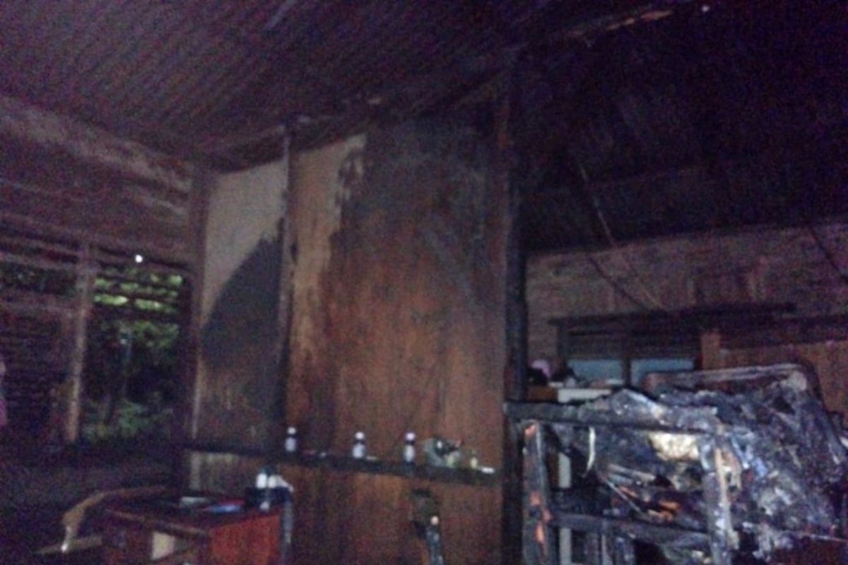Rumah warga di Kelurahan Perdamaian Stabat Langkat terbakar