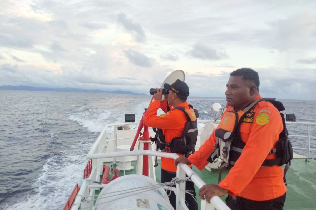Sepuluh penumpang perahu hilang ditemukan selamat