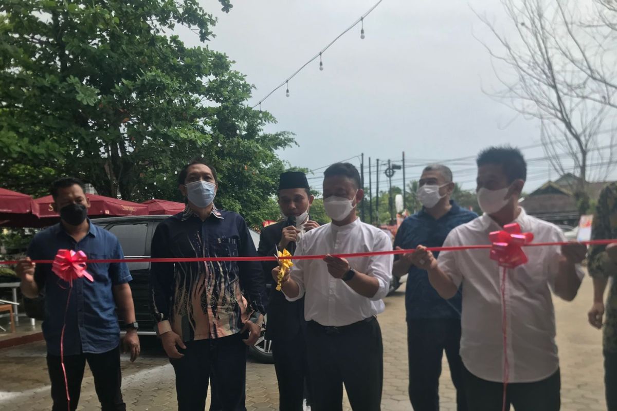 Edi Kamtono hadiri grand opening cafe teras putih