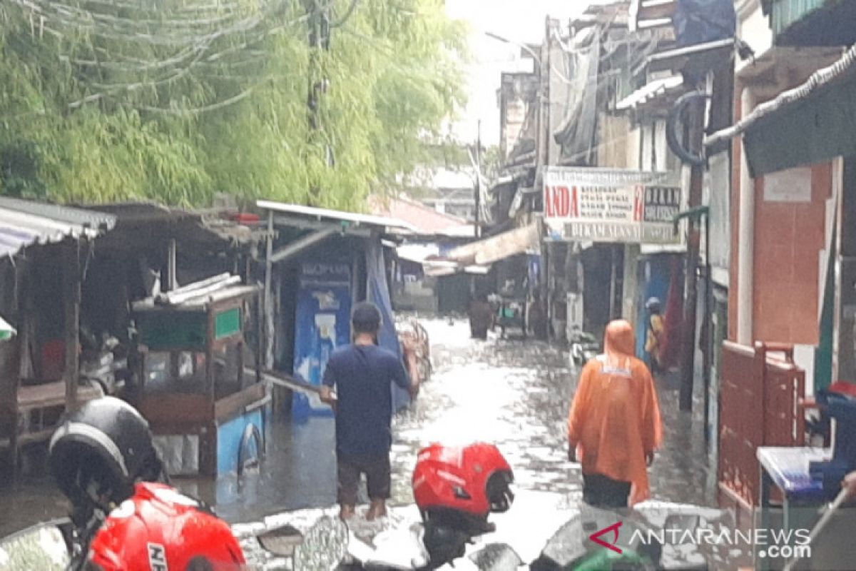 Kampung Duku Kebayoran Lama Utara dilanda banjir satu meter