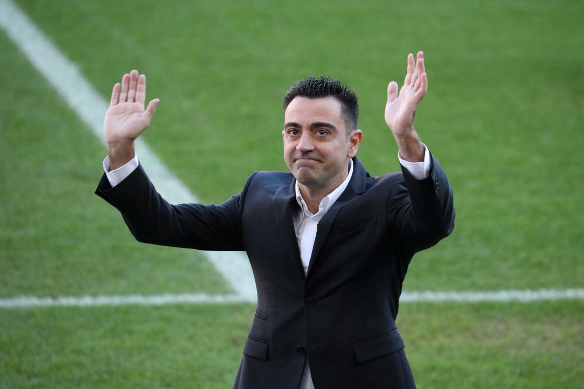 Xavi Hernandez resmi latih Barca