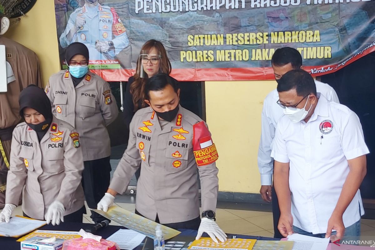 Dua pengedar narkoba dibekuk dalam Operasi Nila Jaya di Jakarta Timur