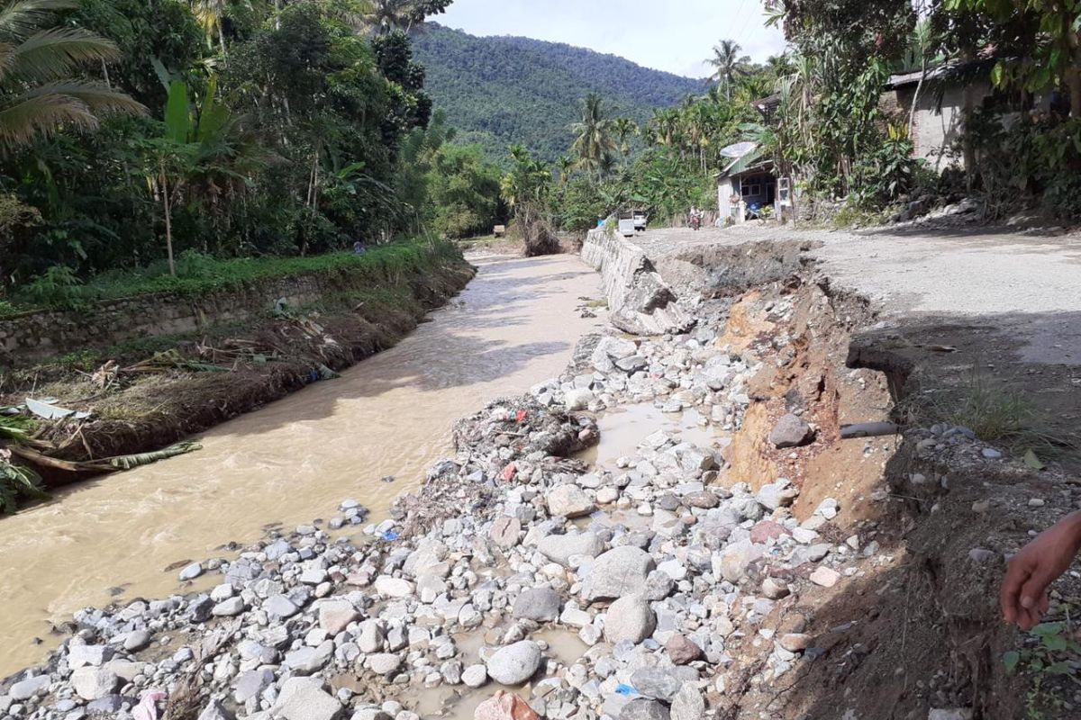 Banjir susulan, titik jalan di Tangse jebol lagi