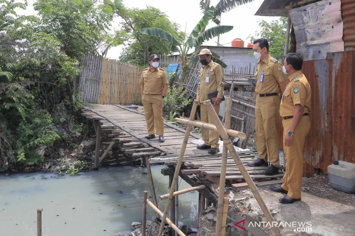 Wali Kota Tangerang minta warga melapor jika temukan sumbatan di saluran air