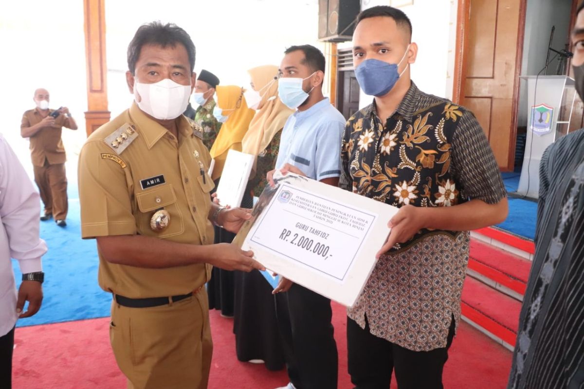 Pemkot Binjai berikan bantuan buat 500 orang untuk peningkatan SDM