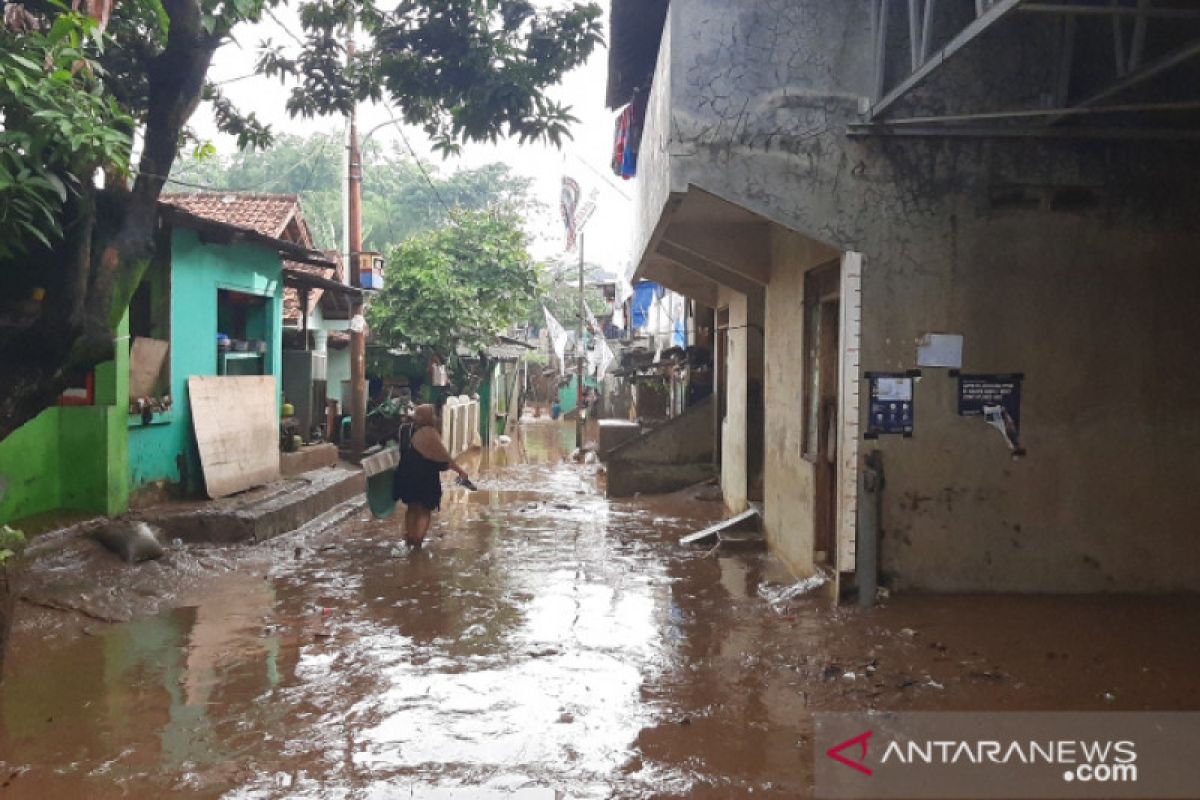 Empat RW di Pejaten Timur terdampak banjir akibat luapan Kali Ciliwung