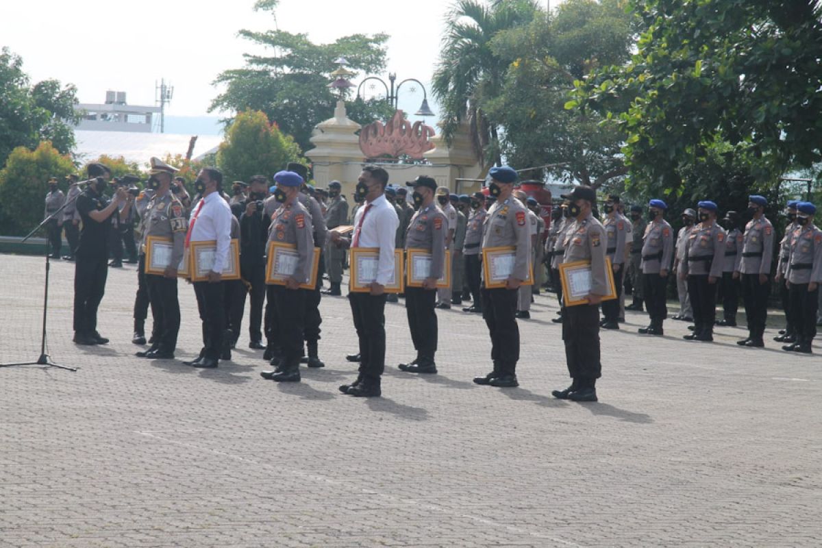Kapolda Lampung beri penghargaan kepada 149 personel berprestasi