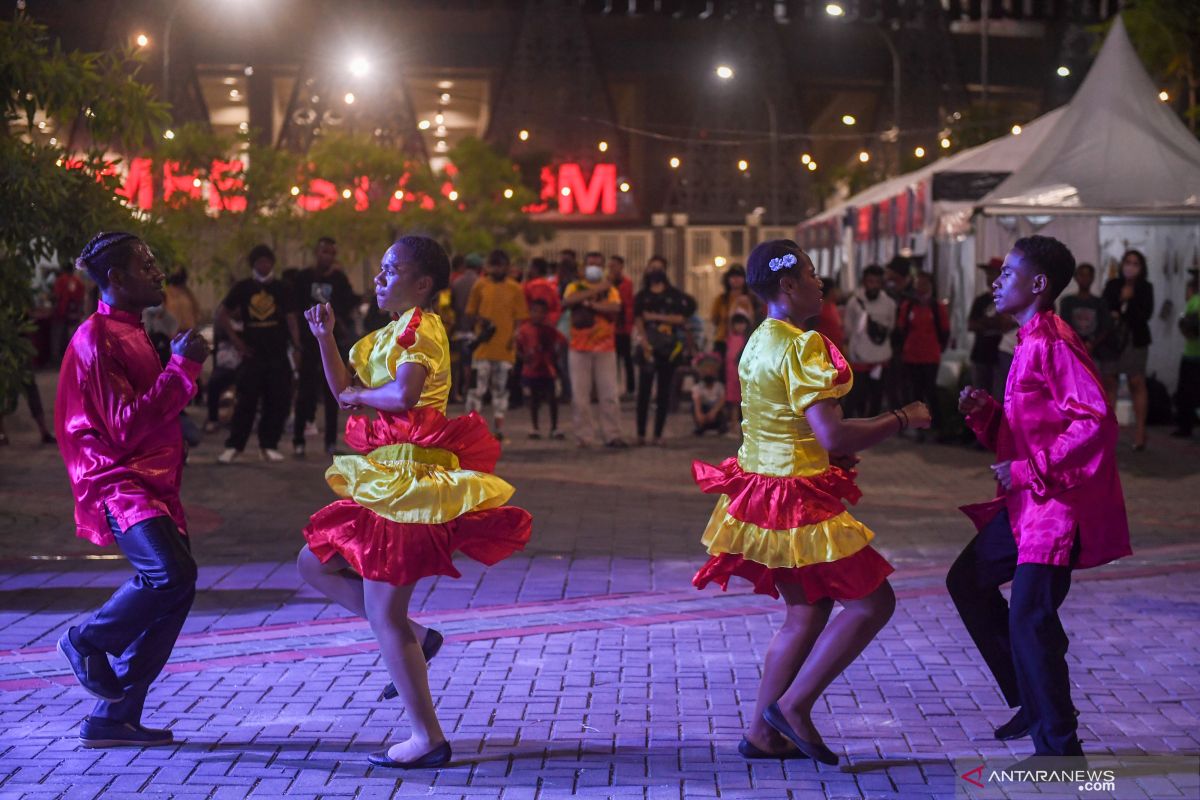 Lomba tari Yospan semarakkan  Festival Peparnas Papua