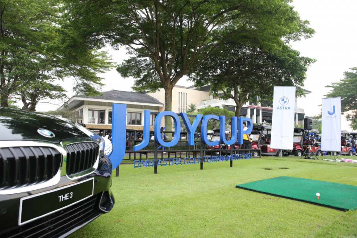 Turnamen golf, cara BMW Astra dekat dengan konsumen