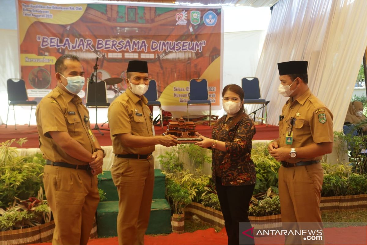 Pelajar Yogyakarta juara lomba logo Museum Balairung Sri Siak